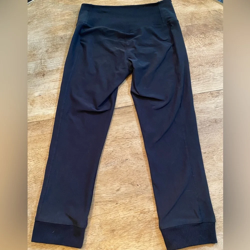 Nike Dri Fit Women’s XS Black 3/4‎ Length Athletic Leggings